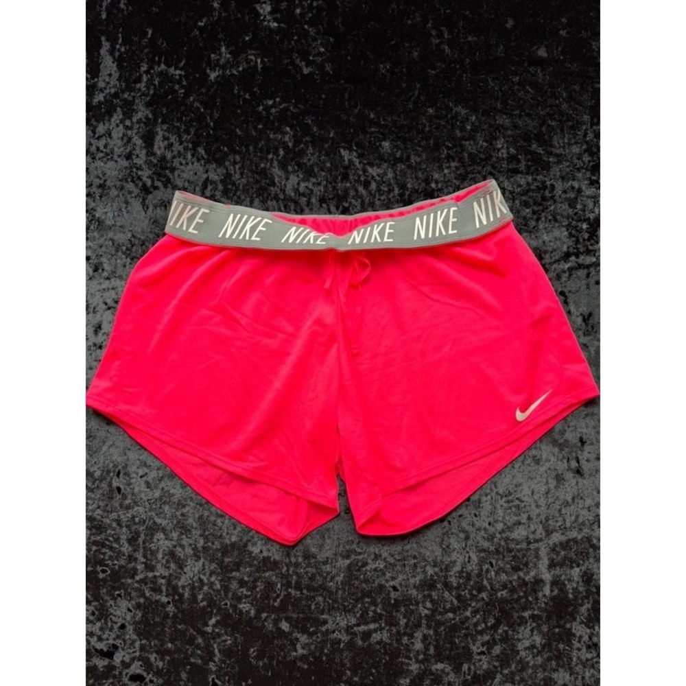Nike Womens L Dri-FIT Dry Attack 5in Training Shorts Hot Pink 885273-617